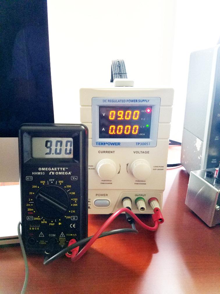 Tekpower TP3005T Variable Linear DC Power Supply, 0-30V @ 0-5A with Alligator Test Leads customer photo 2