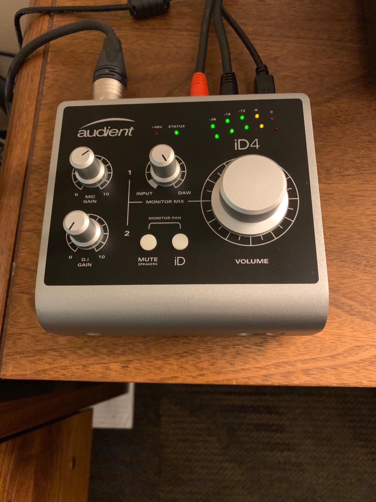 Audient iD4 USB 2-in/2-out High Performance Audio Interface customer photo 2