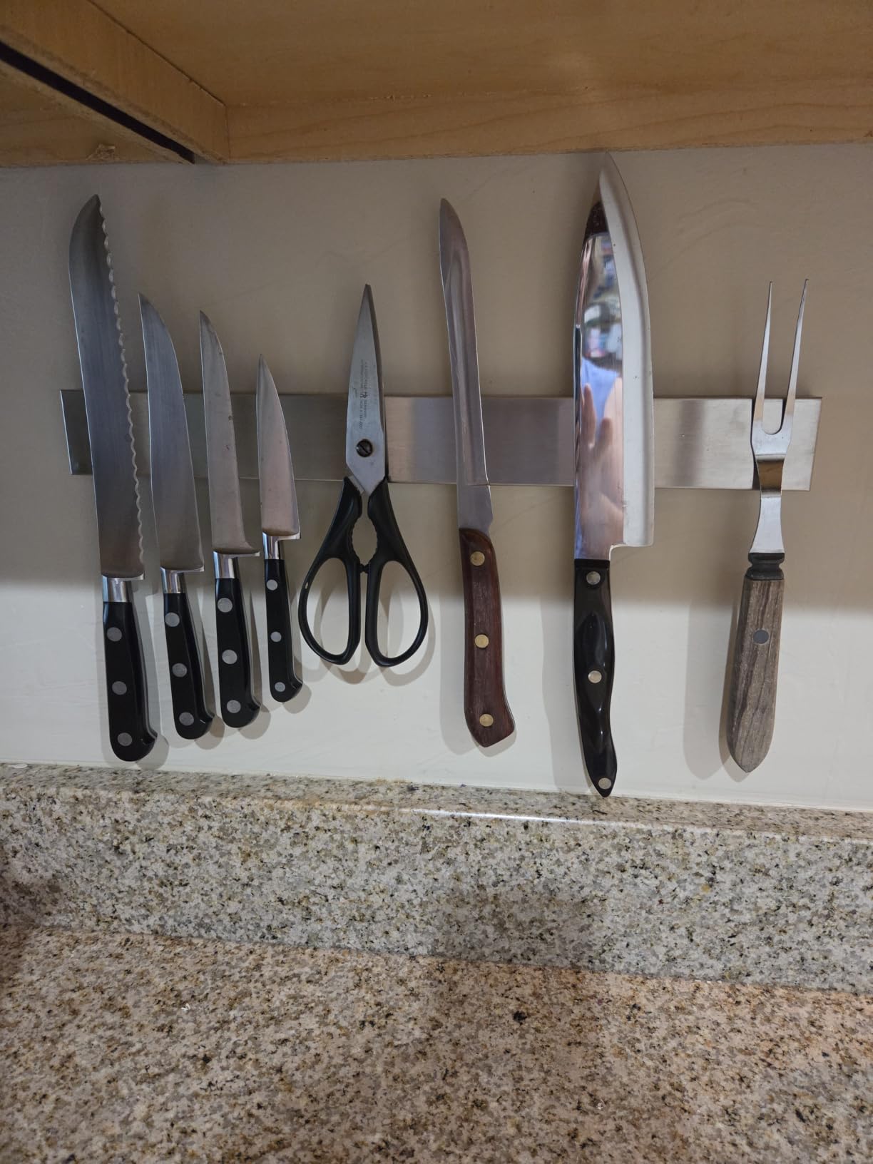Modern Innovations 16 Inch Stainless Steel Magnetic Knife Bar with Multi-Purpose Functionality as a Knife Holder, Knife Strip, Magnetic Tool Organizer, Art Supply Organizer & Home Organizer customer photo 1