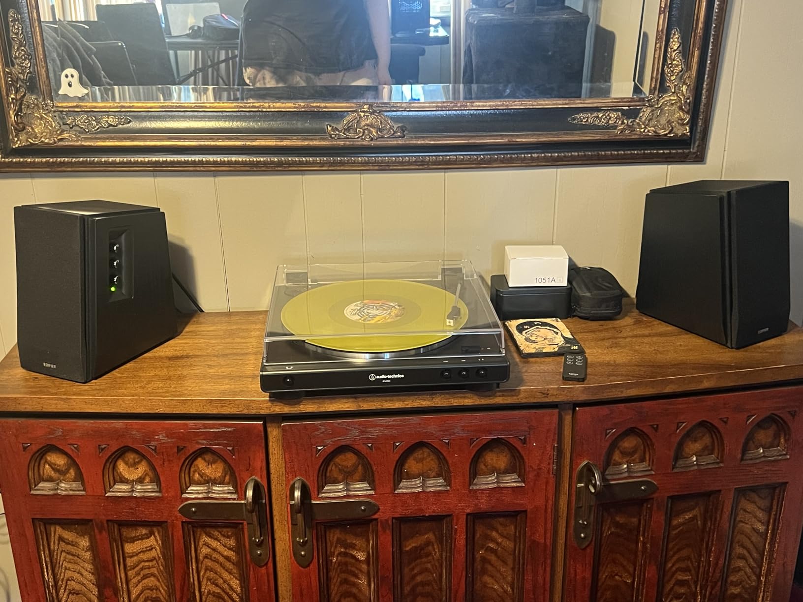 Edifier R1700BT Bluetooth Bookshelf Speaker - Active Near-Field Studio Monitors - Powered Speakers 2 Setup Wooden Enclosure - 66w RMS customer photo 2