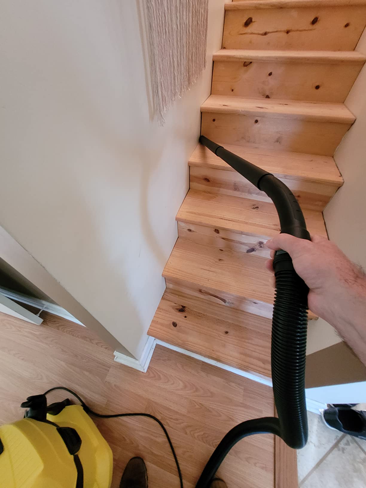 Karcher - WD 4 Wet-Dry Shop Vacuum Cleaner - with Attachments - Blower Feautre, Compact Space-Saving Design - 5.3 Gallon - 1100W customer photo 2