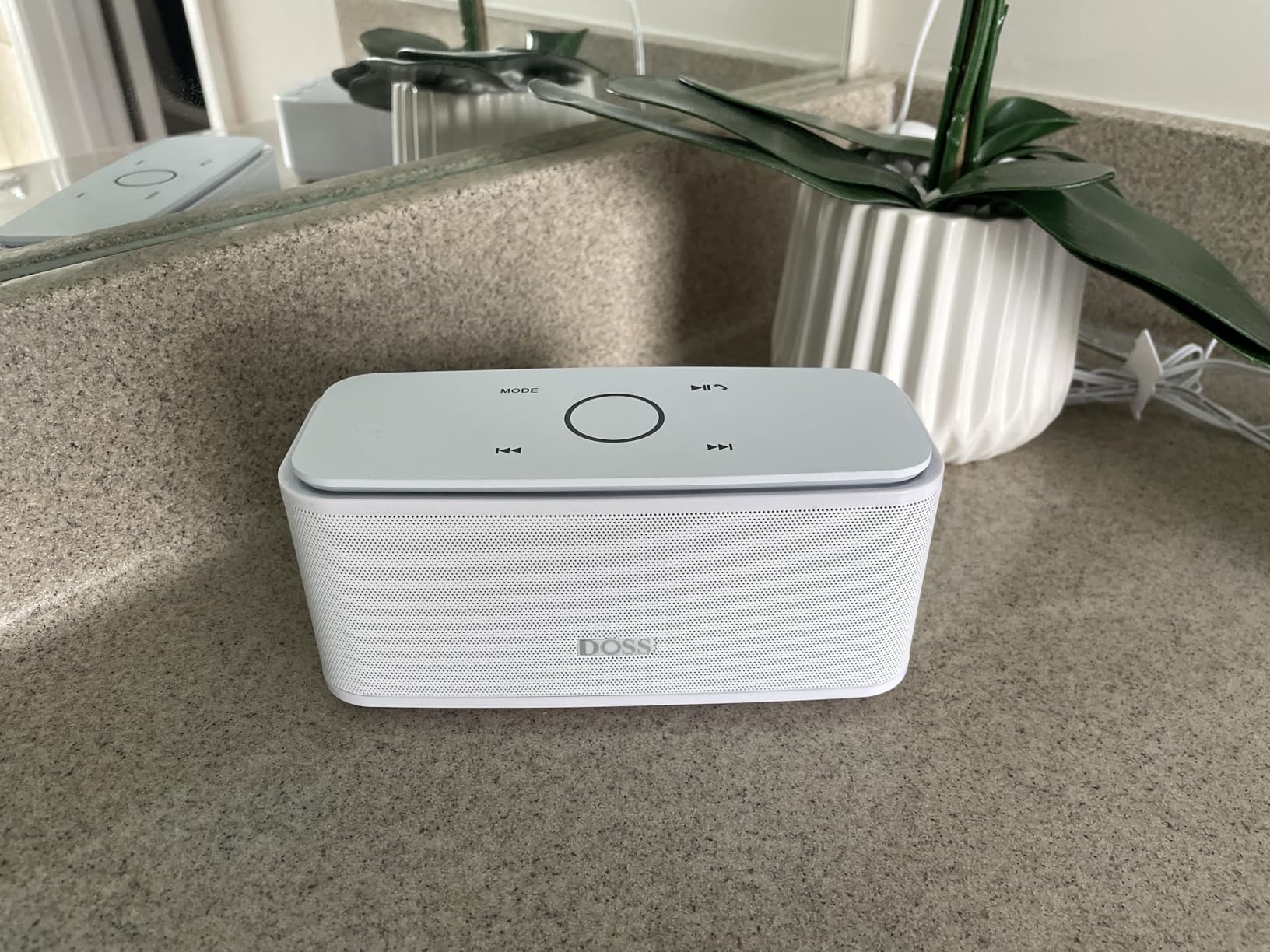 DOSS SoundBox Touch Wireless Bluetooth Speaker-12W HD Sound with Rich Bass customer photo 1