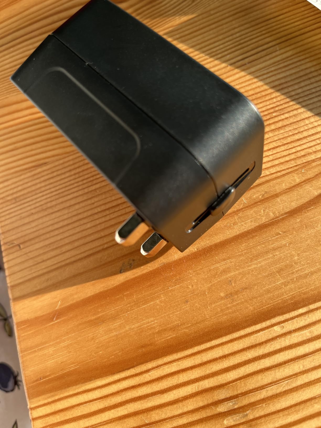 Universal Travel Adapter USB C, All in One Worldwide Plug Adapter, Black customer photo 1