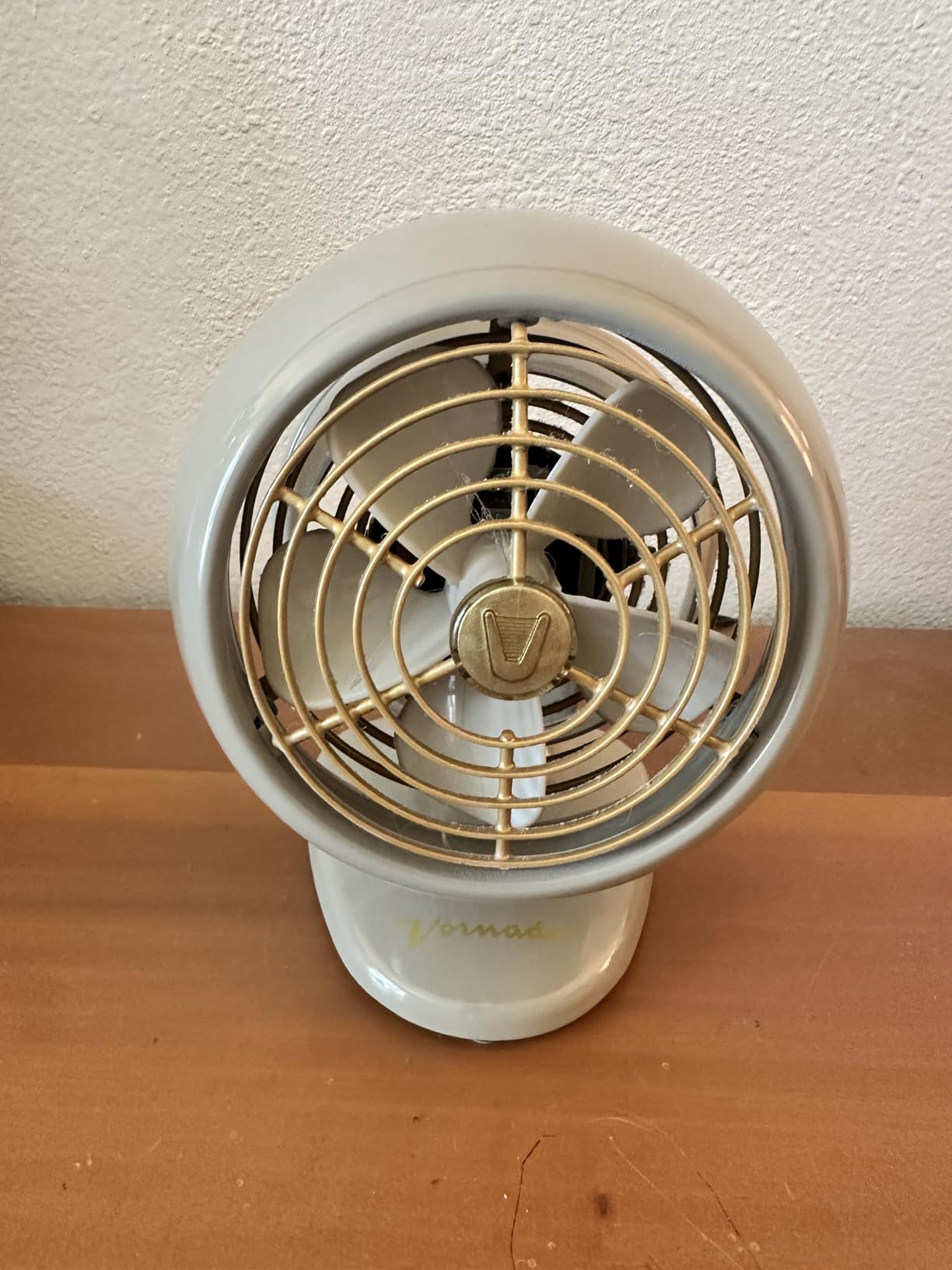 Vornado VFAN™ Mini Classic Vintage Metal Desk Fan, 2-Speed, Adjustable Tilt, Personal Air Circulator for Bedroom, Office, Dorm Room, Portable Quiet, Vintage Green customer photo 1
