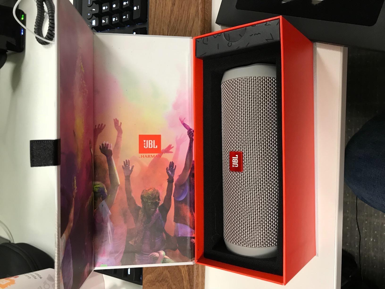 JBL Flip 4 Waterproof Portable Bluetooth Speaker - Red customer photo 1