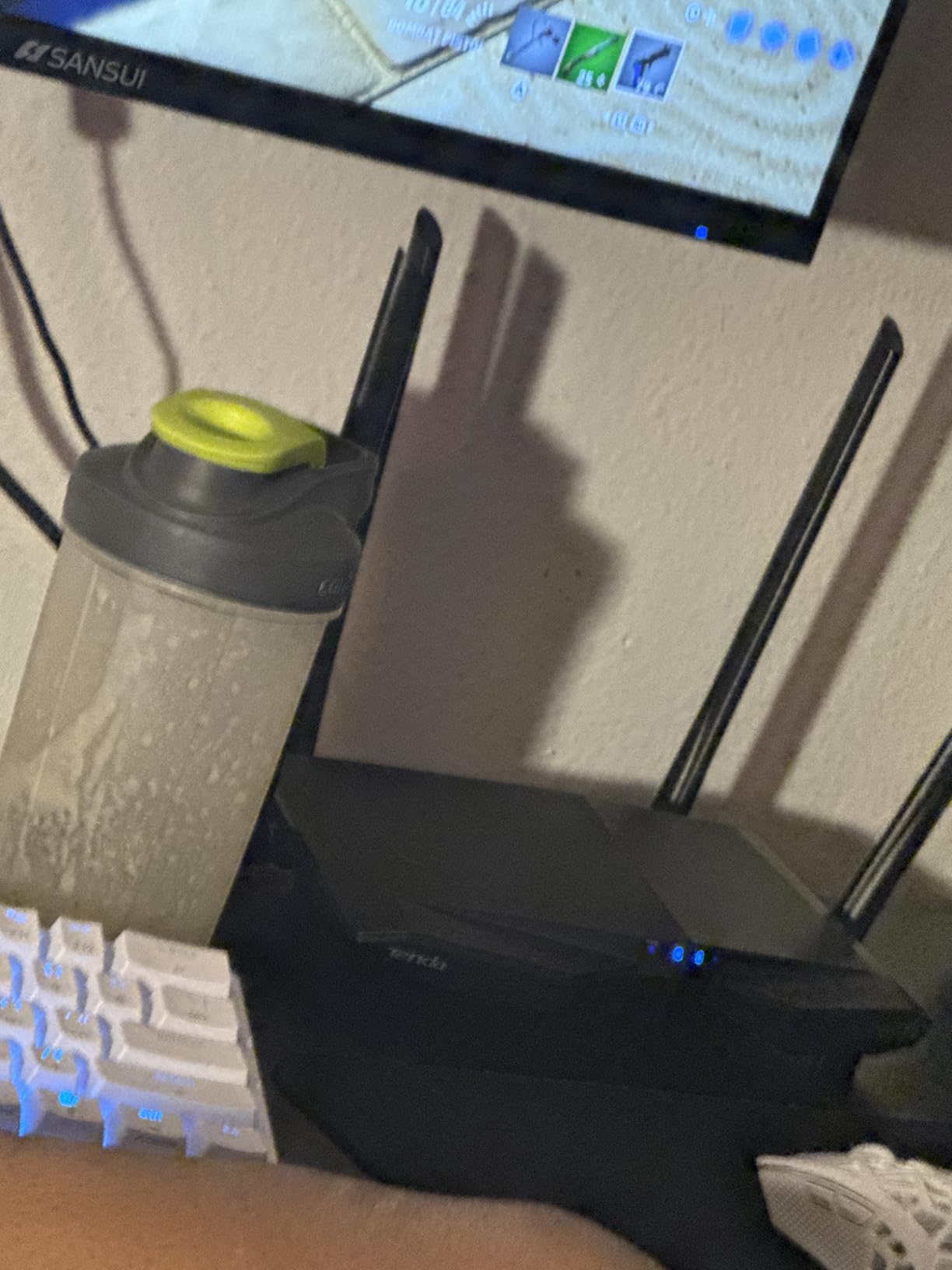 Tenda AC1200 Smart WiFi Router, High Speed Dual Band Wireless Internet Router with Smart APP, 4 x 100 Mbps Fast Ethernet Ports, Supports Guest WiFi, Access Point Mode, IPv6 and Parental Controls(AC6) customer photo 2