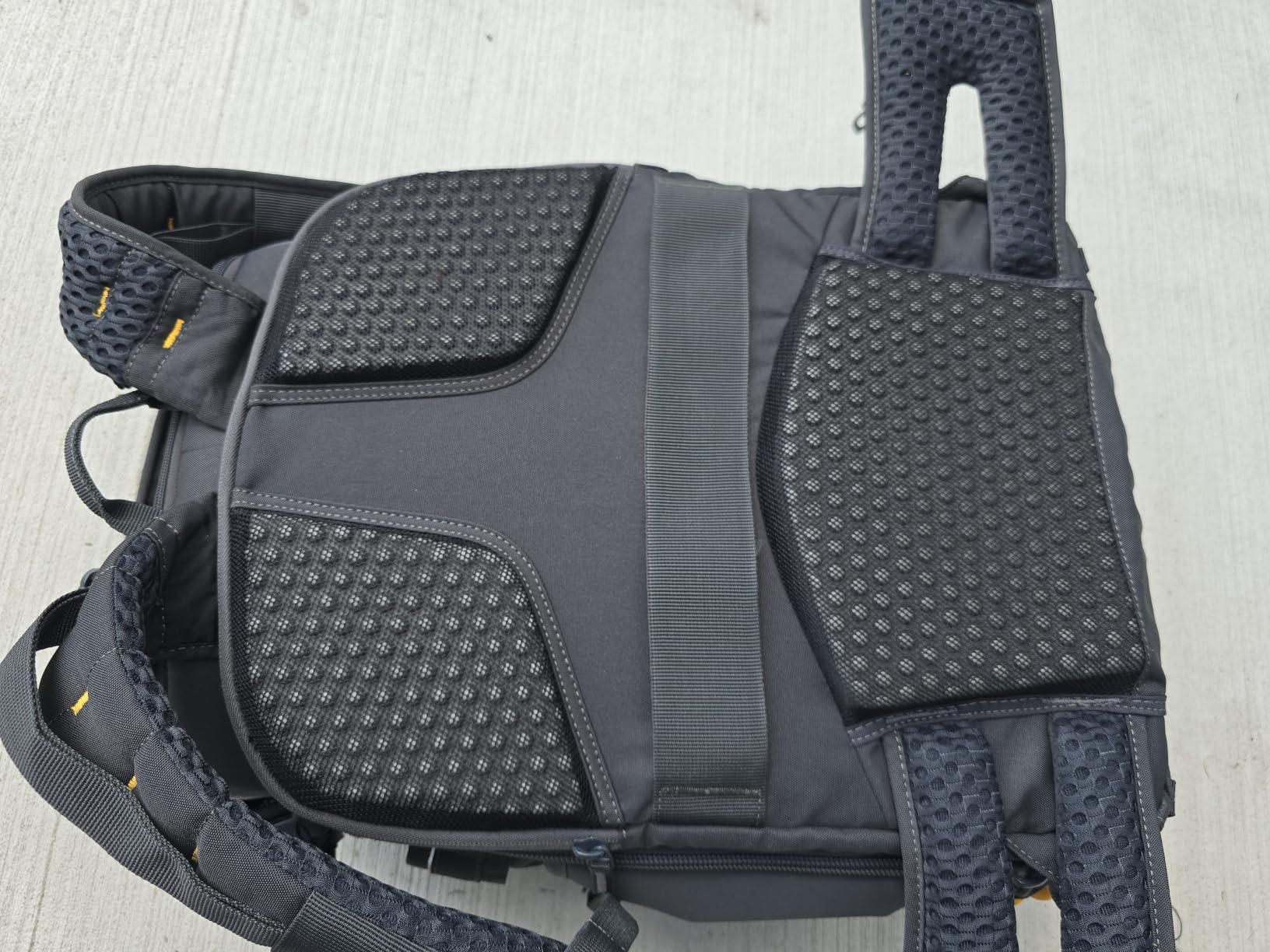 VANGUARD Alta Sky 66 Camera Backpack for Sony, Nikon, Canon DSLR with up to 600 mm f/4 Lens customer photo 2