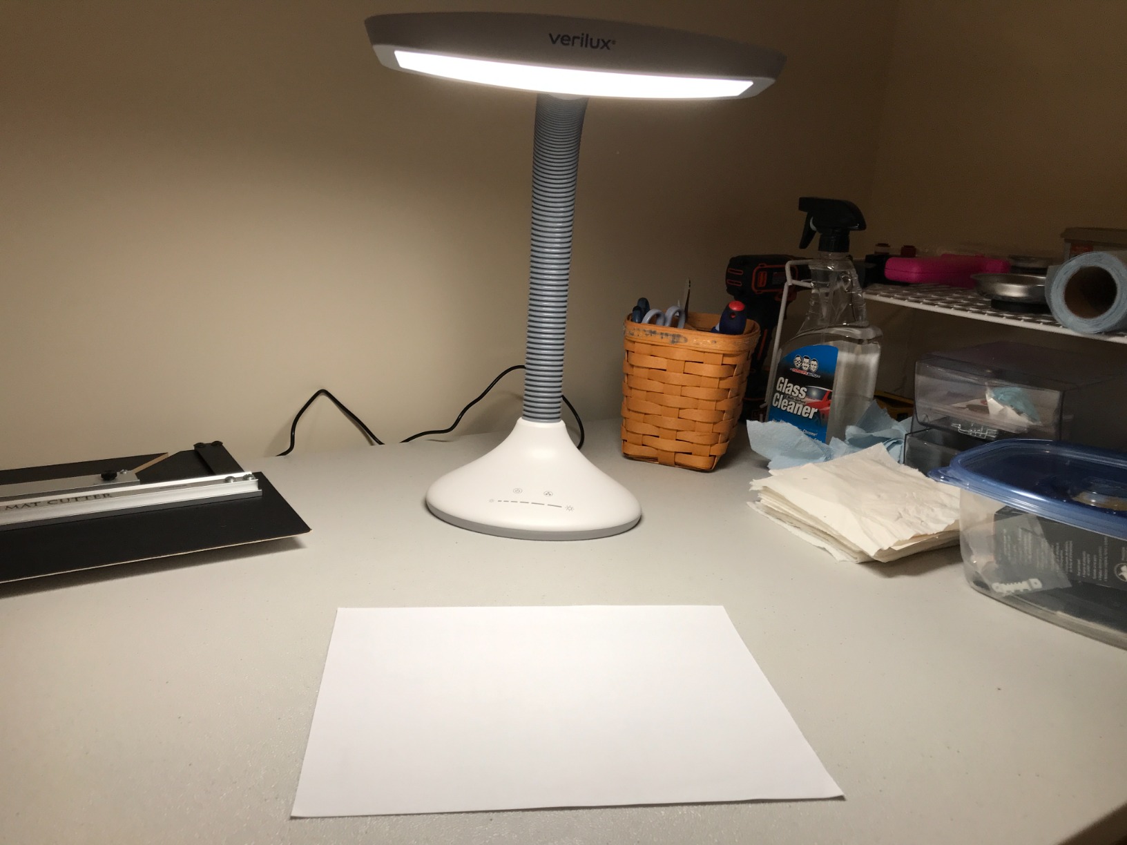 Verilux SmartLight Full Spectrum LED Desk Lamp with Adjustable Brightness, Flexible Gooseneck and Integrated USB Charging Port - Reduces Eye Strain and Fatigue - Ideal for Readers, Artists, Crafters customer photo 1