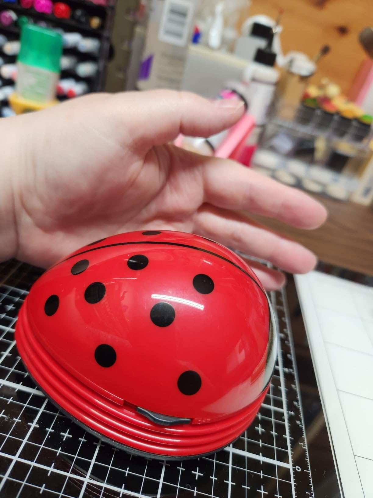 E ECSEM Mini Portable Handheld Cordless Tabletop Crumb Sweeper Desktop Dust Vacuum Cleaner Cute Cartoon Battery Operated customer photo 1