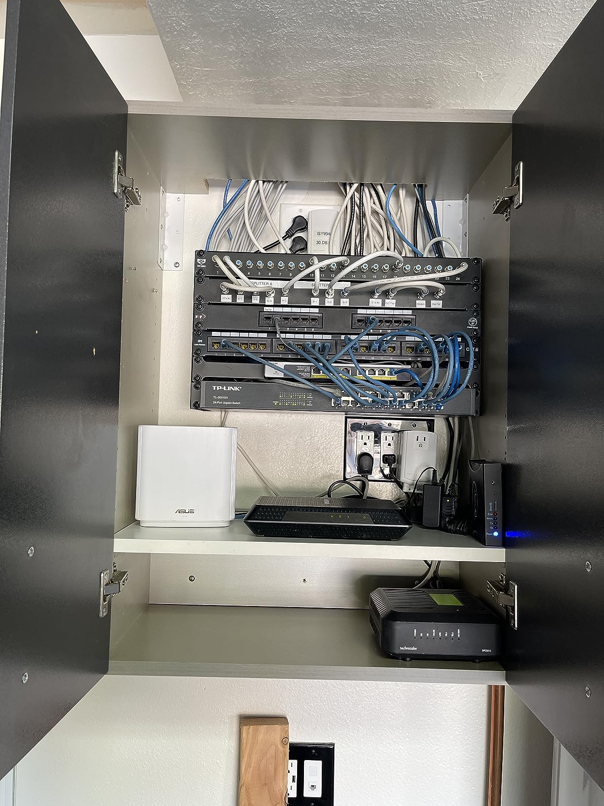 NETGEAR 8-Port PoE Gigabit Ethernet Unmanaged Network Switch (GS108PP) customer photo 1