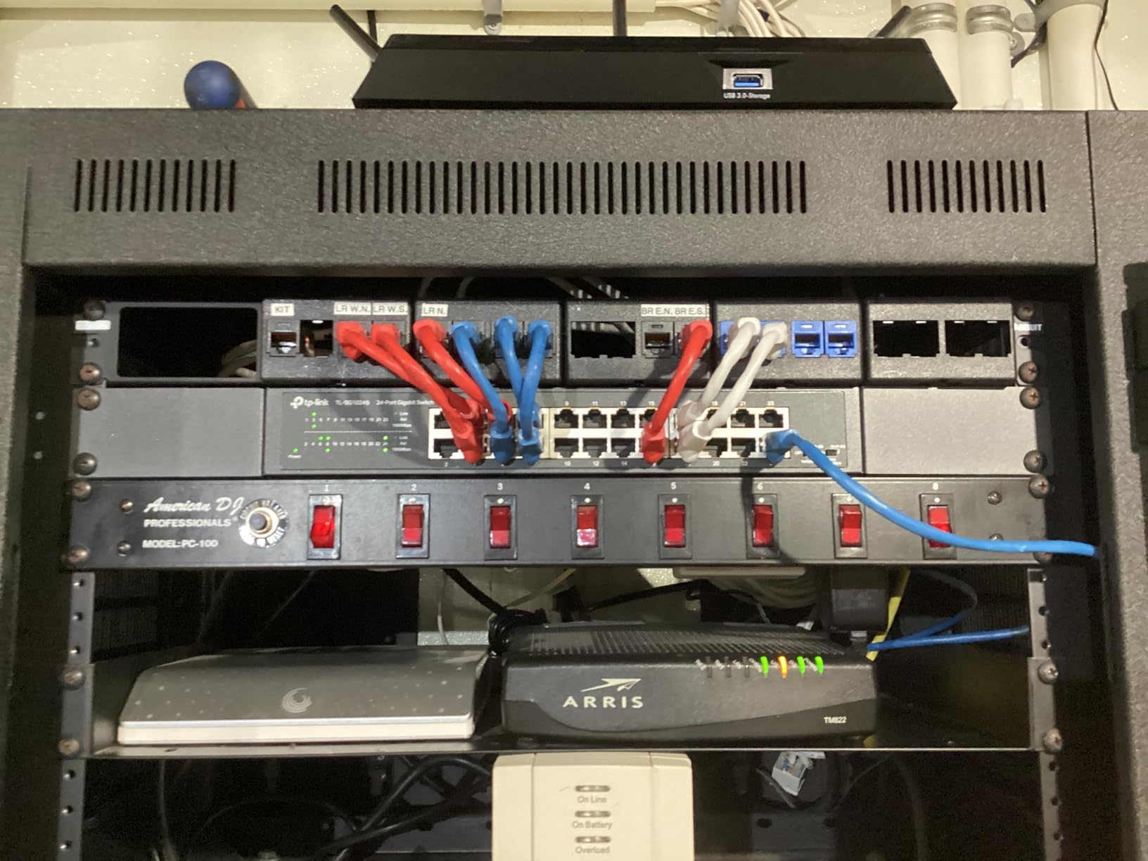 TP-Link 24 Port Gigabit Ethernet Switch Desktop/ Rackmount Plug & Play Shielded Ports Sturdy Metal Fanless Quiet Traffic Optimization Unmanaged (TL-SG1024S) customer photo 2
