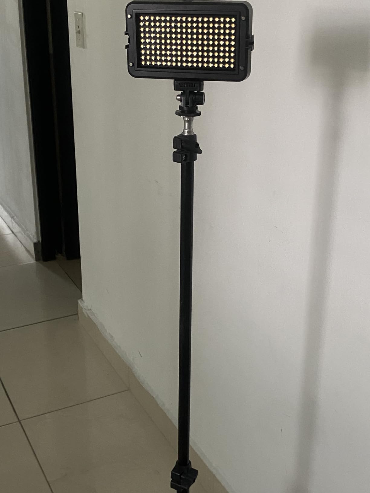 VILTROX VL-162T CRI95+ LED Video Light, Portable Camera Photo Light Panel Dimmable for DSLR Camera Camcorder with Battery, Charger, High Brightness, 3300K-5600K Bi-Color, White Filter and LCD Display customer photo 2
