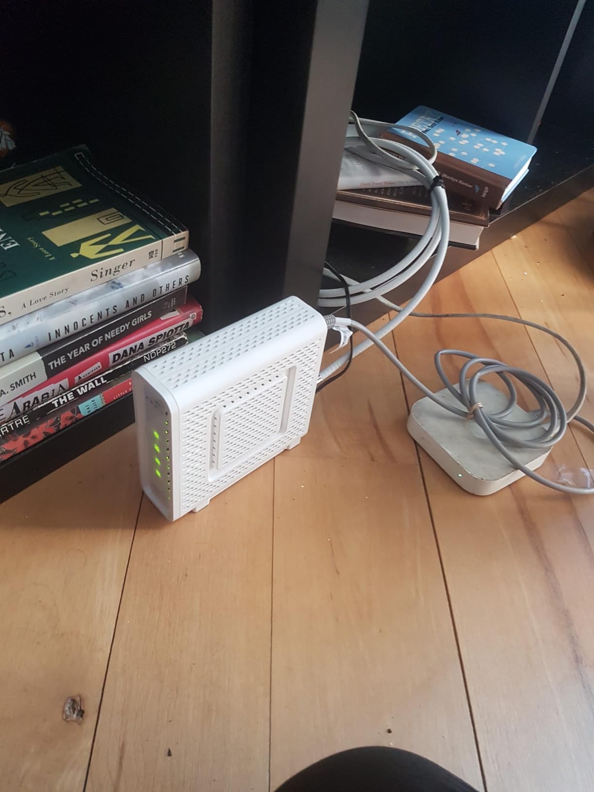 ARRIS SURFboard SB8200 DOCSIS 3.1 Cable Modem | Up to 1 Gbps Plans customer photo 2