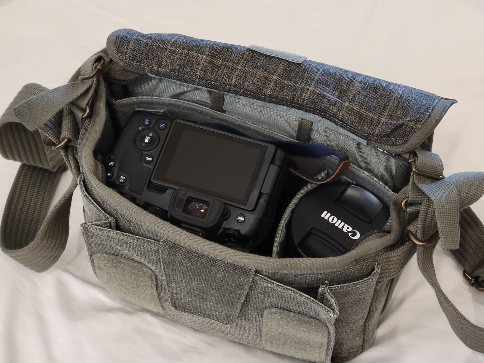 Think Tank Retrospective 7 V2.0 Camera Messenger Bag - Pinestone customer photo 1