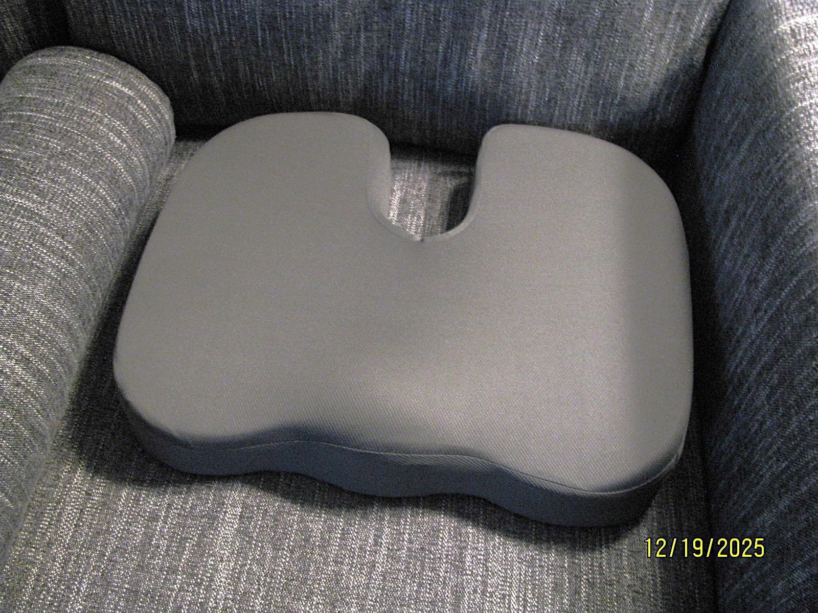 5 STARS UNITED Seat Cushion - Memory Foam Chair Cushion for Tailbone Pain Relief - Ergonomic Support for Coccyx, Sciatica & Butt - Office, Desk & Gaming Chair, Car Seat, Wheelchair, Airplane, Black customer photo 1
