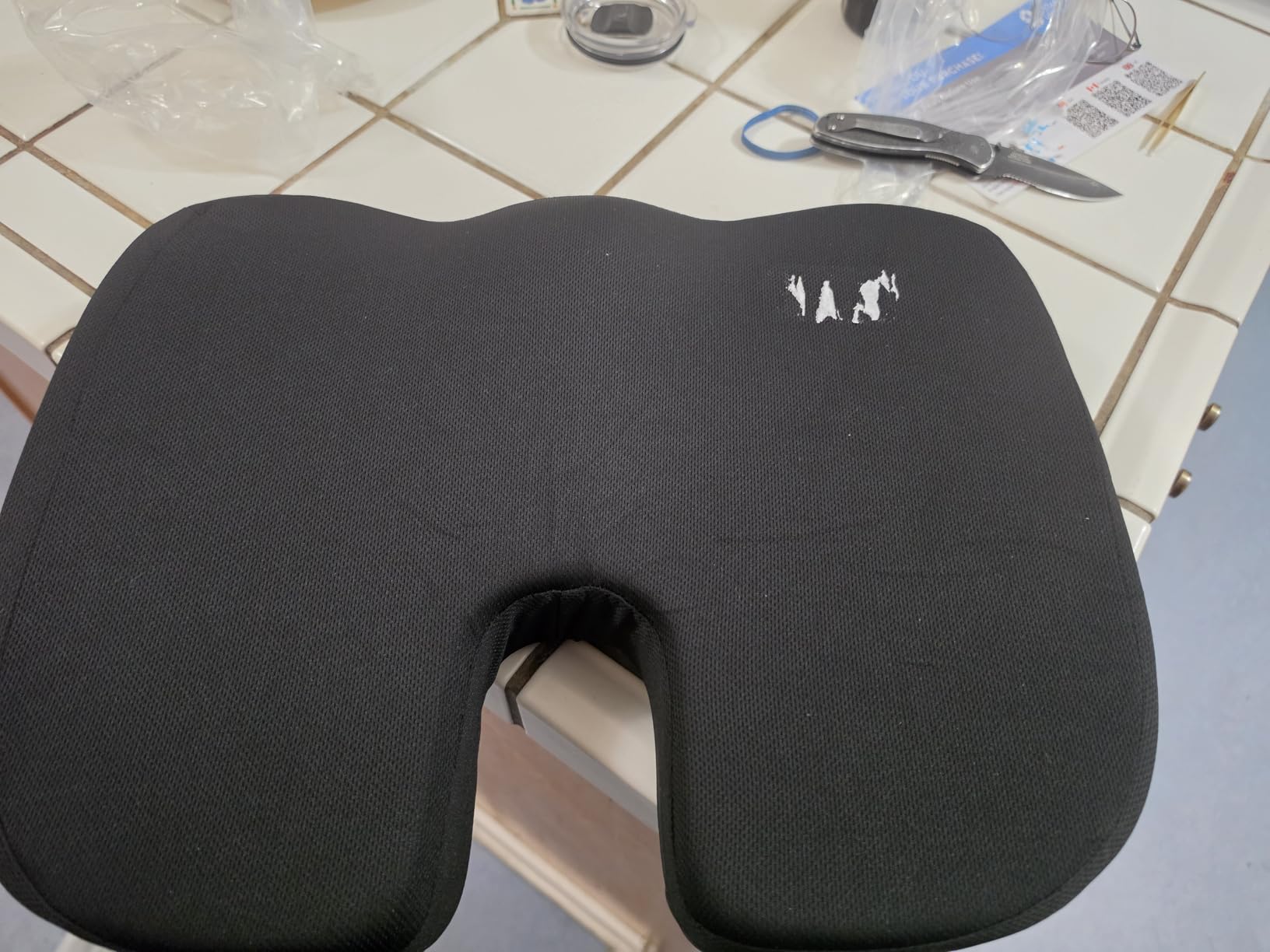 5 STARS UNITED Seat Cushion - Memory Foam Chair Cushion for Tailbone Pain Relief - Ergonomic Support for Coccyx, Sciatica & Butt - Office, Desk & Gaming Chair, Car Seat, Wheelchair, Airplane, Black customer photo 2