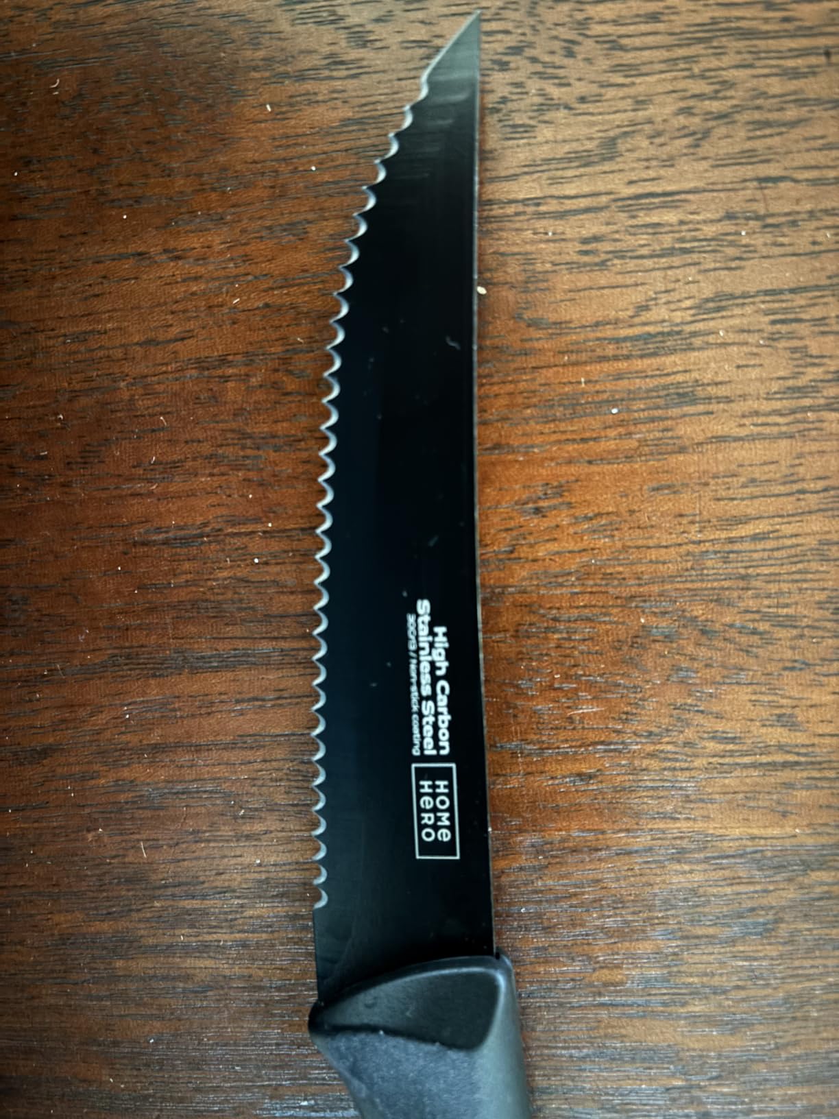 Home Hero High-Carbon Stainless Steel Steak Knife Set - Sharp Serrated Knives & Nonstick Coating - Ergonomic TPR-Coated Handles - Rust-Resistant Blades & Hand Wash - 8-Piece Set, Black customer photo 2