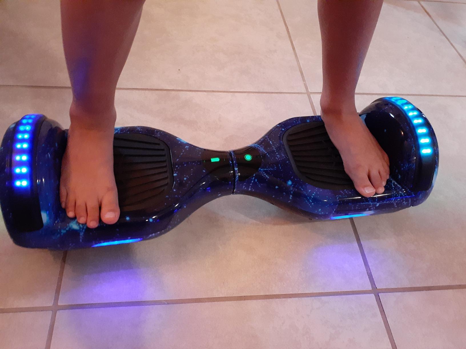 SISIGAD Scooters for Kids Ages 7-12, with Built-in Bluetooth Speaker and 6.5