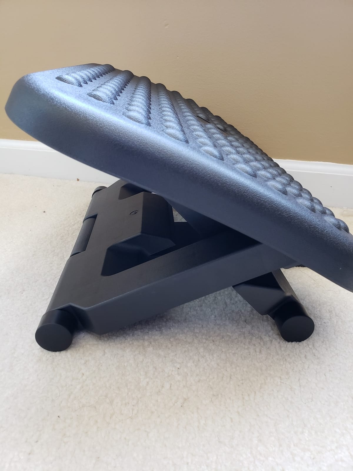 HUANUO Adjustable Foot Rest for Under Desk with Massage Surface and Tilt | 3 height positions, large non-skid platform, pre-assembled foot stool for work, study and home office, ergonomic leg support customer photo 2