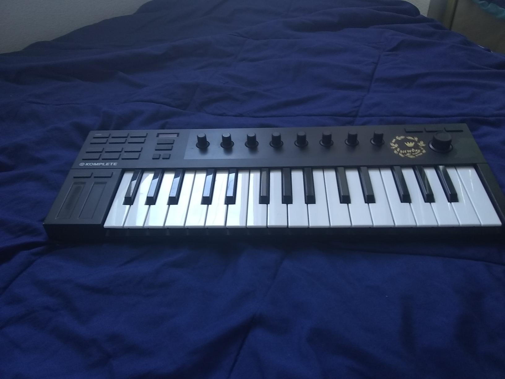 Native Instruments Komplete Kontrol M32 Controller Keyboard customer photo 2