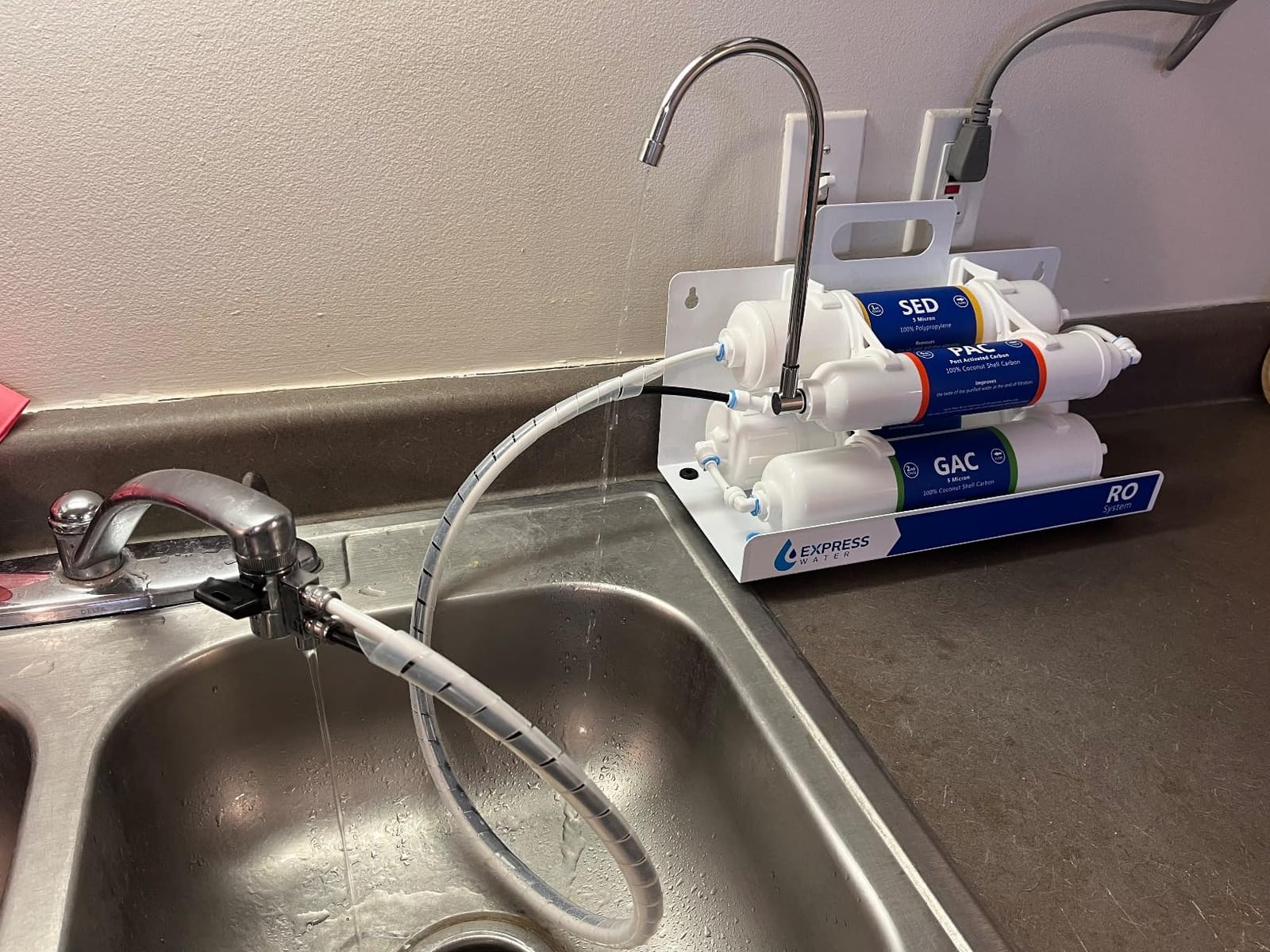 Express Water Countertop Reverse Osmosis Water Filtration System, White customer photo 1
