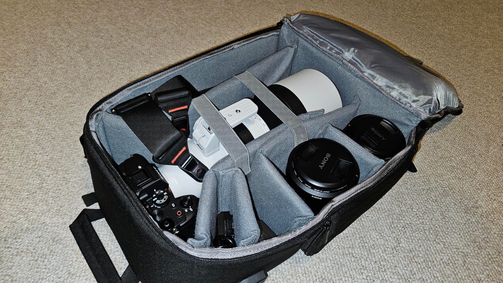 CADeN Camera Backpack Bag with Laptop Compartment 15.6