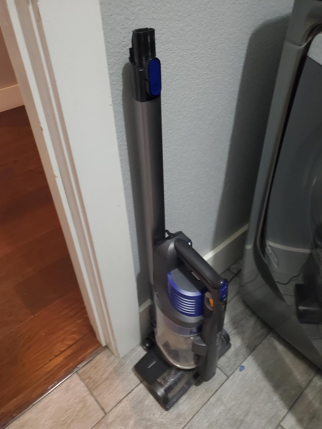 Shark Pet Cordless Stick Vacuum, Grey, IX141 customer photo 2