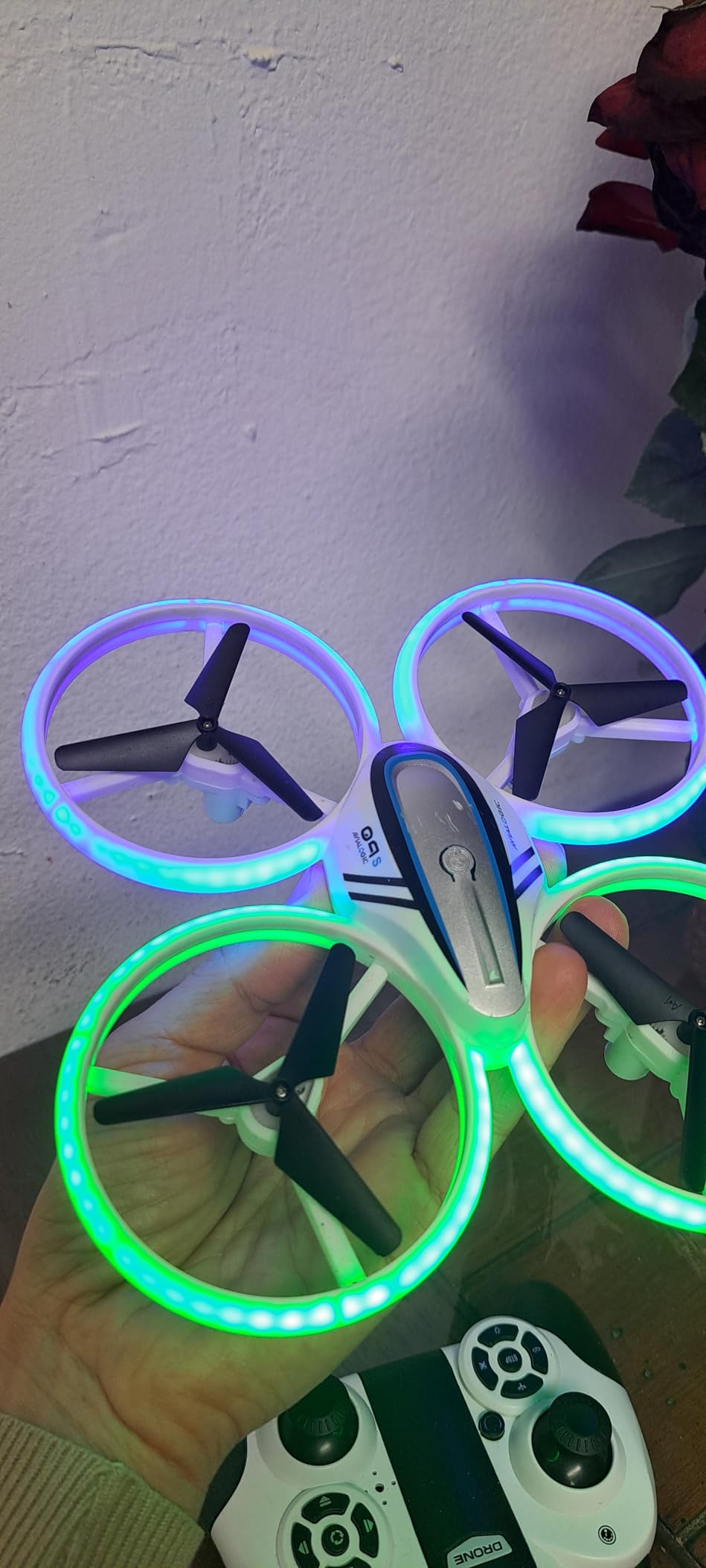 Q9s Drones for Kids,RC Drone with Altitude Hold and Headless Mode,Quadcopter with Blue&Green Light,Propeller Full Protect,2 Batteries and Remote Control,Easy to fly Kids Gifts Toys for Boys and Girls customer photo 1