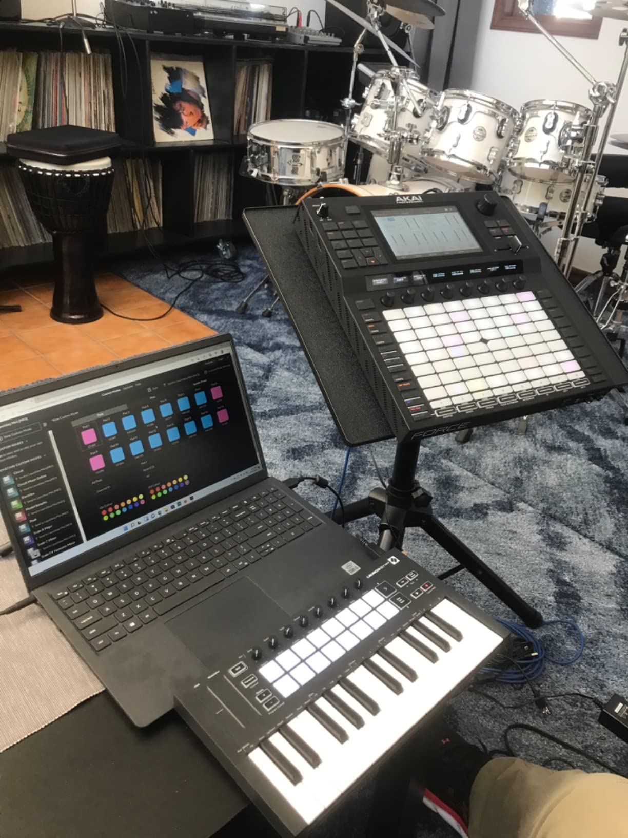 Novation Launchkey Mini [MK3] Portable 25-Key USB MIDI Keyboard Controller customer photo 2