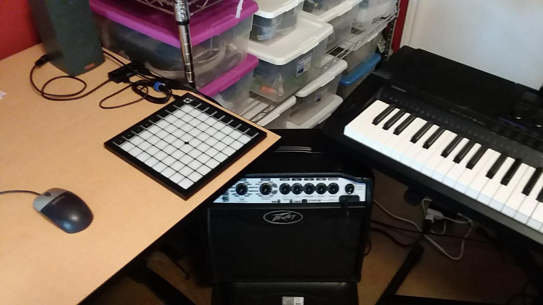 Novation Launchpad X MIDI USB Grid Controller customer photo 2