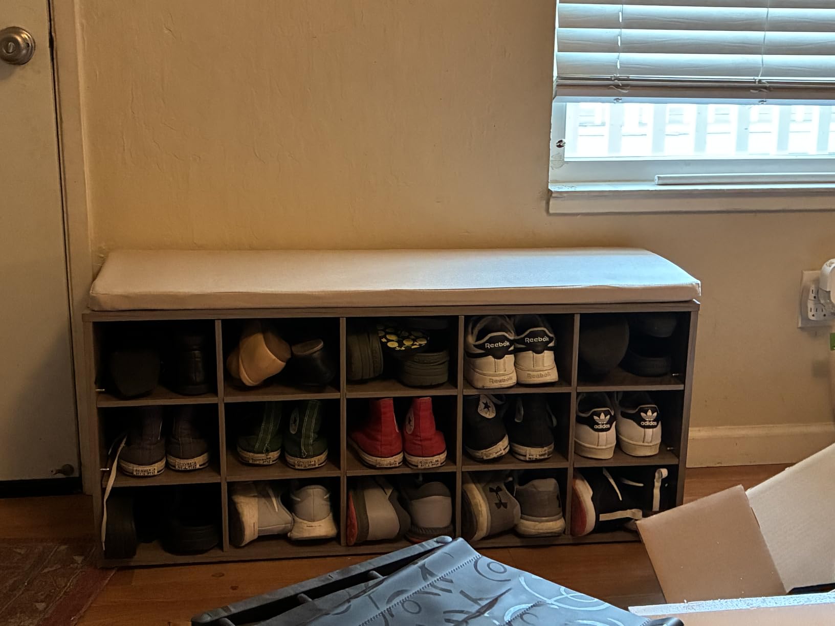 VASAGLE Shoe Bench with Cushion, 15 Compartments, 11.8 x 41.3 x 18.9 Inches customer photo 1
