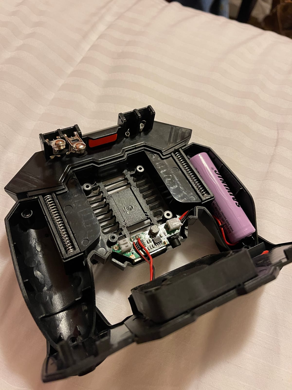DELAM Mobile Game Controller with Cooling Fan for iPhone & Android customer photo 2