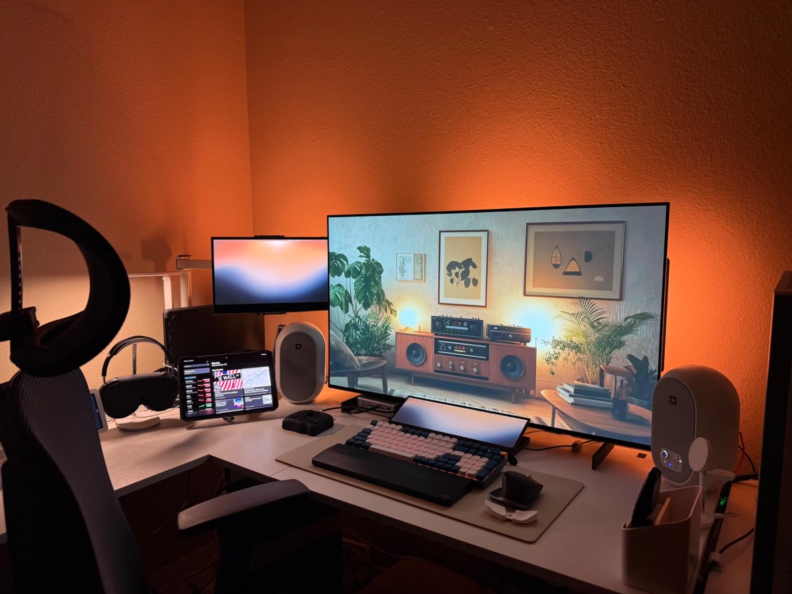 JBL Professional 1 Series 104-BT Compact Desktop Reference Monitors with Bluetooth, Black, Sold as Pair, 4.5-inch Speaker customer photo 2