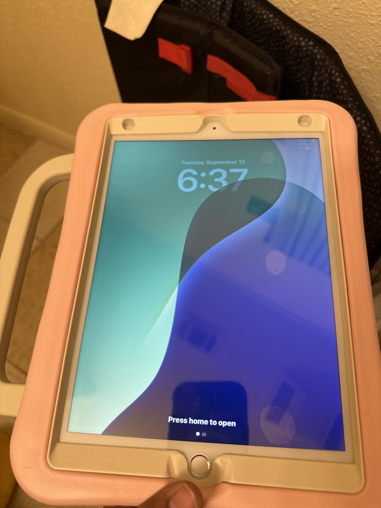 Apple iPad, 10.2-Inch, Wi-Fi, 32GB, Space Gray (Renewed) customer photo 1