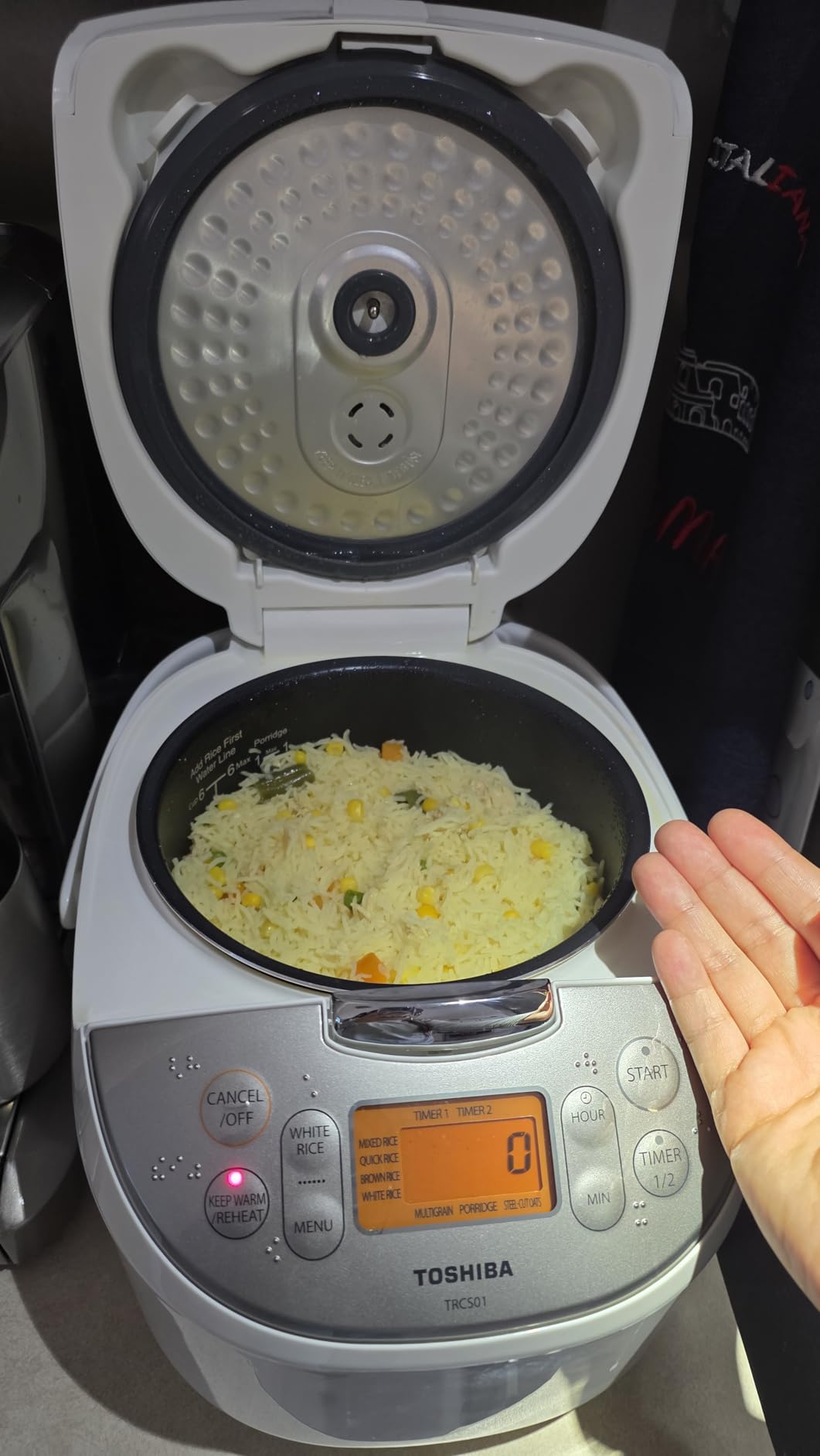 Toshiba Rice Cooker 6 Cup Uncooked – Japanese Rice Cooker with Fuzzy Logic Technology, 7 Cooking Functions, Digital Display, 2 Delay Timers and Auto Keep Warm, Non-Stick Inner Pot, White customer photo 1