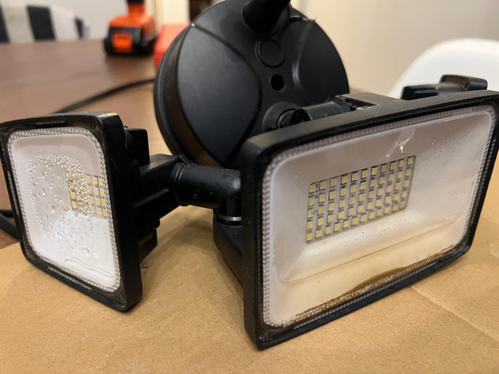 Onforu 75W LED Flood Light Motion Sensor Outdoor, 7000lm Dusk to Dawn Flood Light, Security Light with Three Head, IP65 Waterproof Exterior Floodlight, 6500k Wall Light for Entryway Stairs Yard Garage customer photo 2
