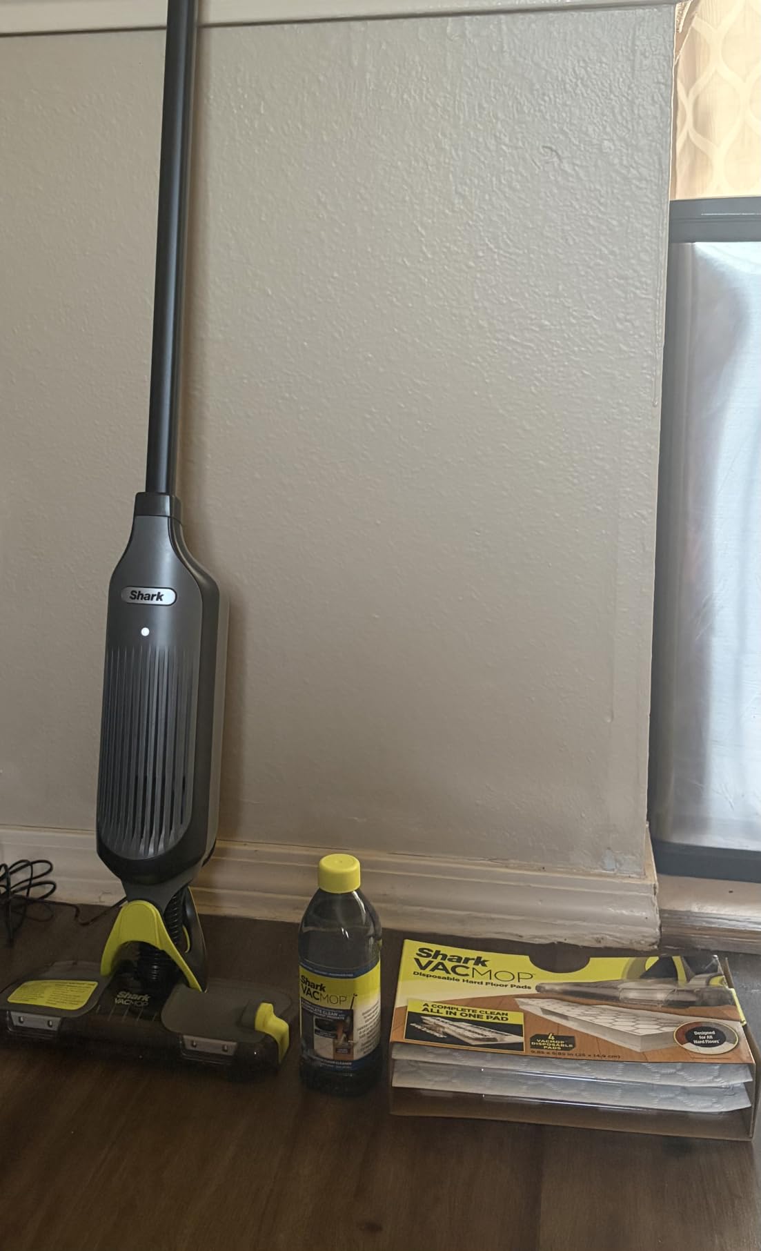 Shark VACMOP Cordless Vacuum & Spray Mop, Gray, VM252 customer photo 1