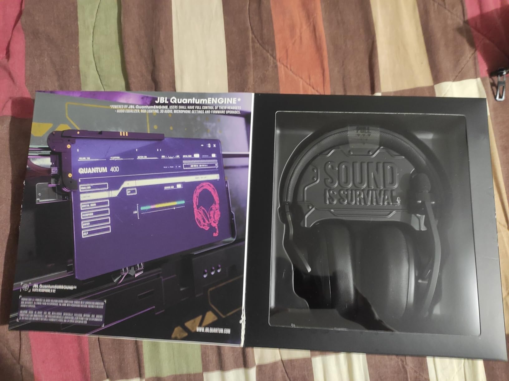 JBL Quantum 400 - Wired over-ear gaming headset with game-chat balance dial, JBL QuantumSURROUND and DTS, Voice focus directional flip-up mic and memory foam ear cushions (Black) customer photo 1