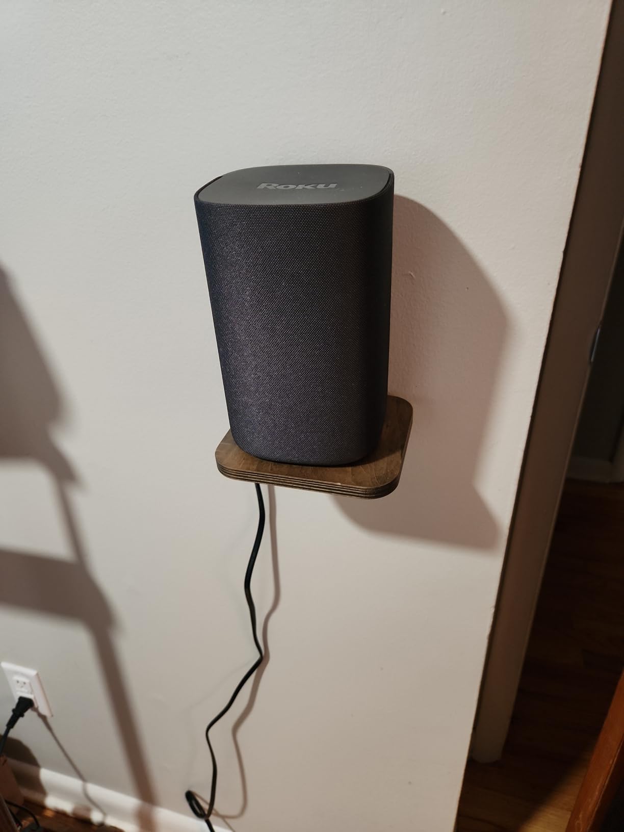 Roku Wireless Speakers, Set of 2 (Pack of 1) customer photo 2