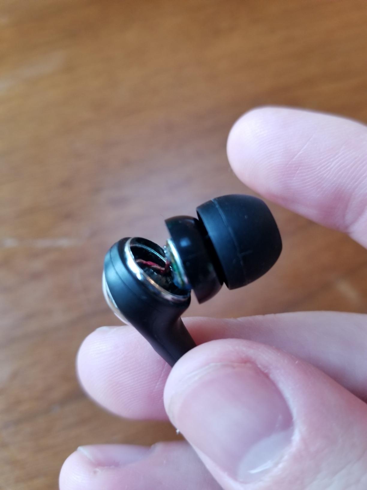 Single-Side Earphone Economical Mono Earbuds in Ear Noise Isolating Headphone,3.5mm Plug Reinforced Cord Compatible Android Smartphones MP3 Players Earphone for Most Types of Audio Products customer photo 2