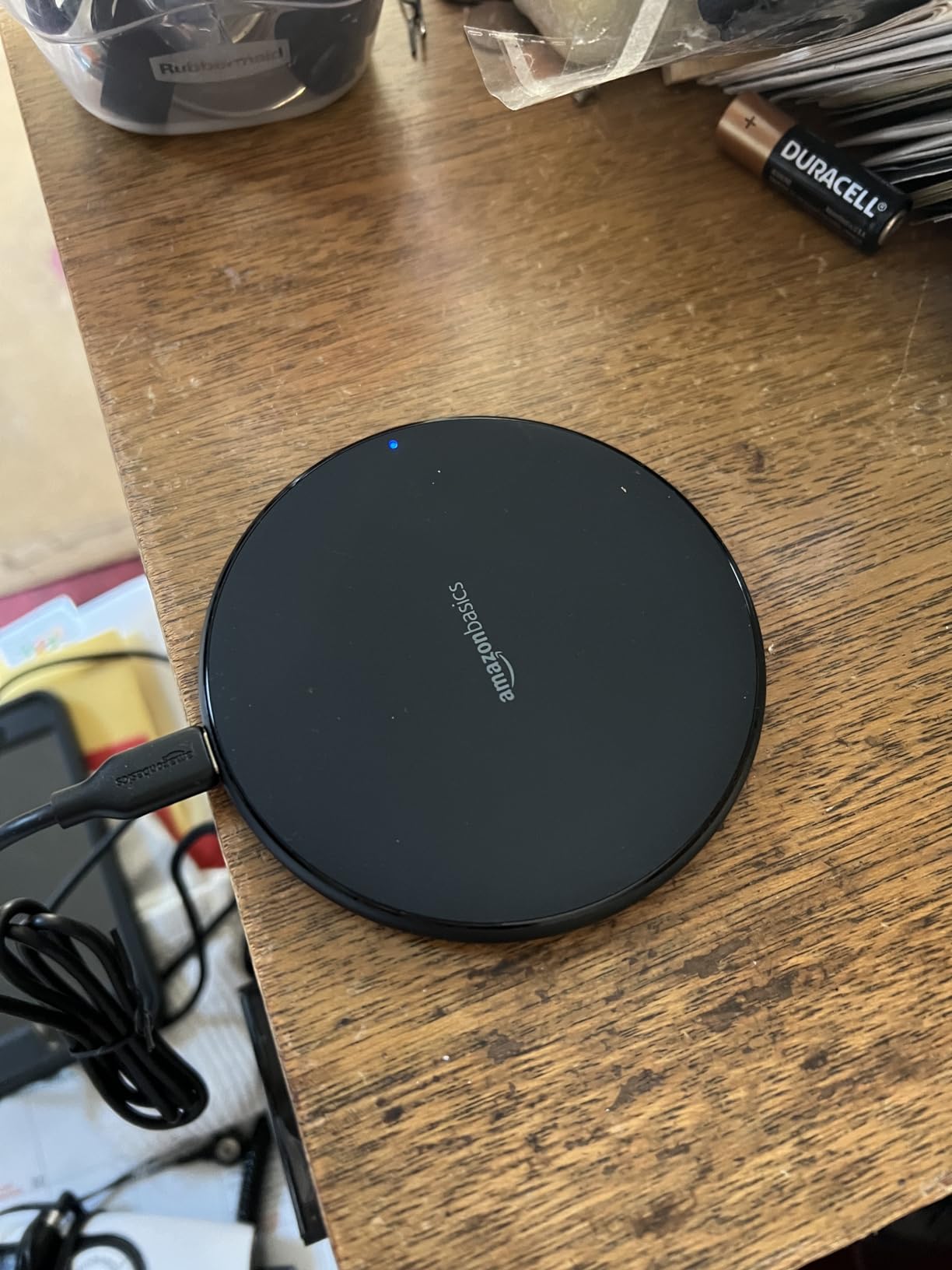 Amazon Basics Wireless Charger, 15W Qi Certified Wireless Charging Pad with USB Cable, Compatible with iPhone 15/14/13/12/11/X, Samsung & LG, Case Compatible, Black customer photo 1