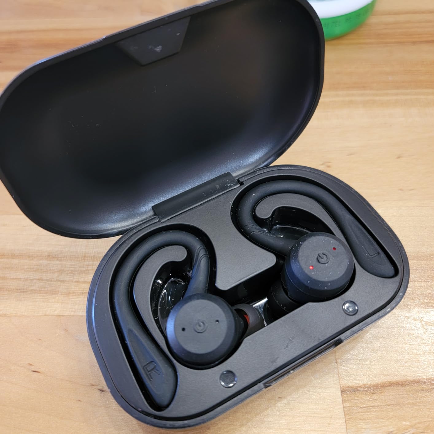 APEKX Wireless Earbuds, IPX7 Waterproof Bluetooth Headphone w/Mic Deep Bass | Secure Sport Ear Buds with Ear Hooks & Charging Case, 40H Playtime Stereo Sound for Workout & Running, Green customer photo 1