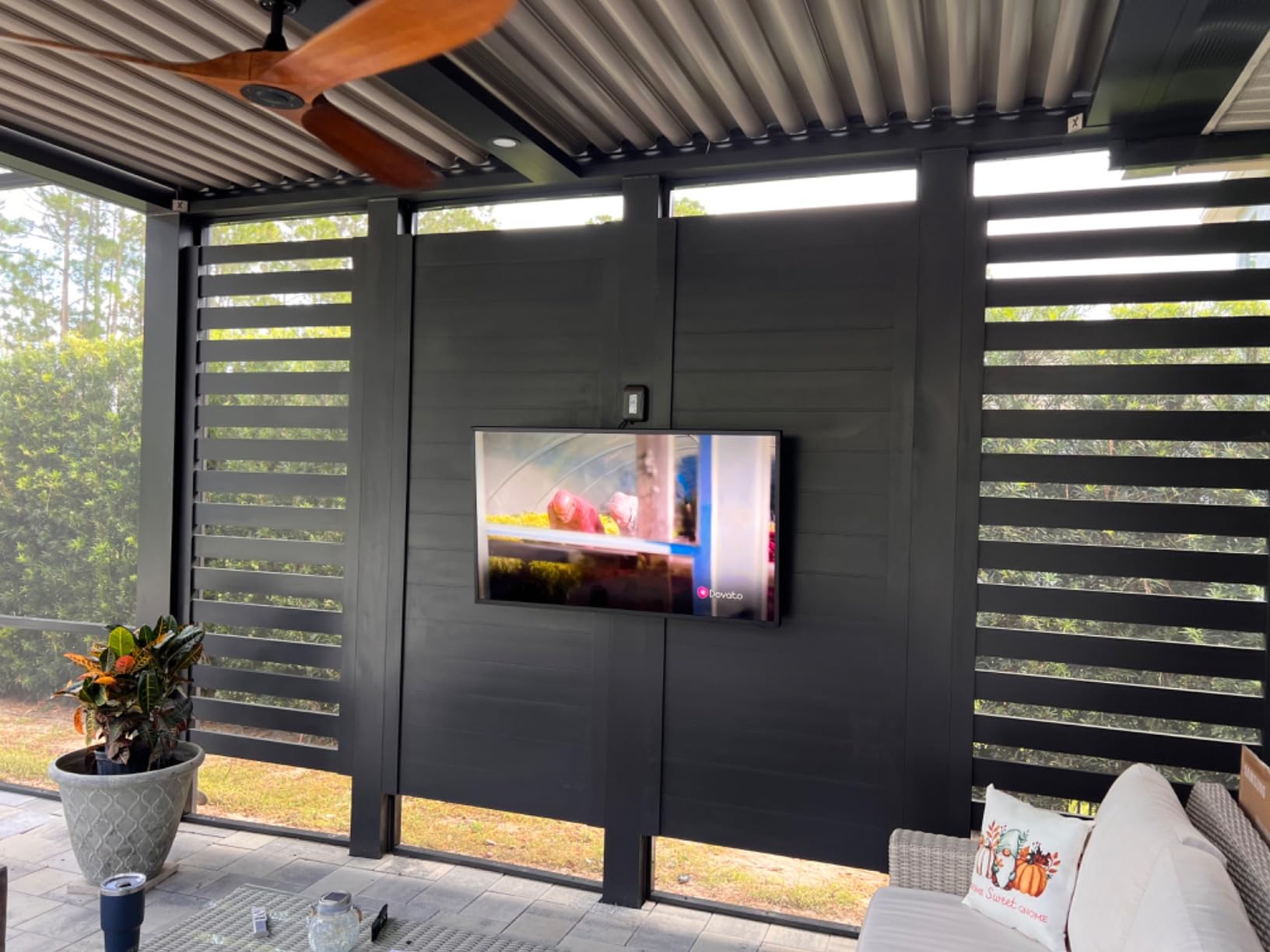 SAMSUNG 65-inch Class QLED 4K The Terrace Partial Sun Outdoor, Direct Full Array 16x, Quantum HDR 32x, Weatherproof, Wide Viewing Angle Smart TV w/ Alexa Built-in (QN65LST7TAFXZA, Latest Model) customer photo 1
