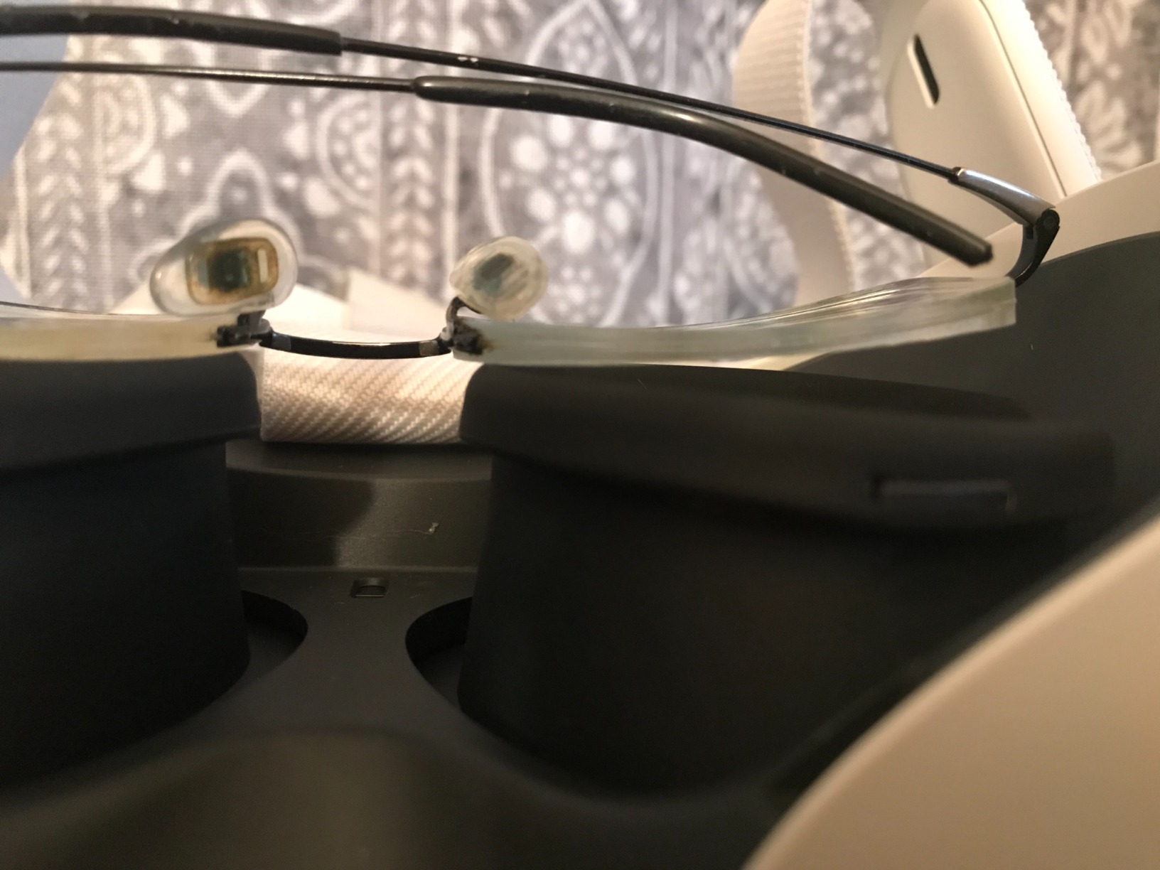 AMVR Glasses Spacer Compatible with Oculus Quest 3S/Quest 2/Rift S Accessories, Soft Silicone Anti-Scratch Ring, Protect VR Lens and Prescription Glasses from scratchings(Not Compatible with Quest 3) customer photo 2