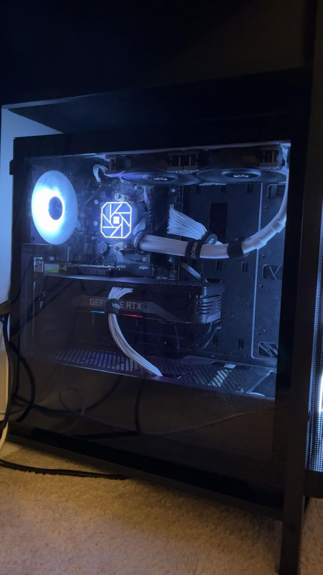 ASRock B550M-HDV Socket AM4 Micro-ATX Motherboard, Supports AMD Ryzen 5000/4000/3000 Series Processors, DDR4 4733+(OC), PCIe 4.0, Gigabit LAN customer photo 2