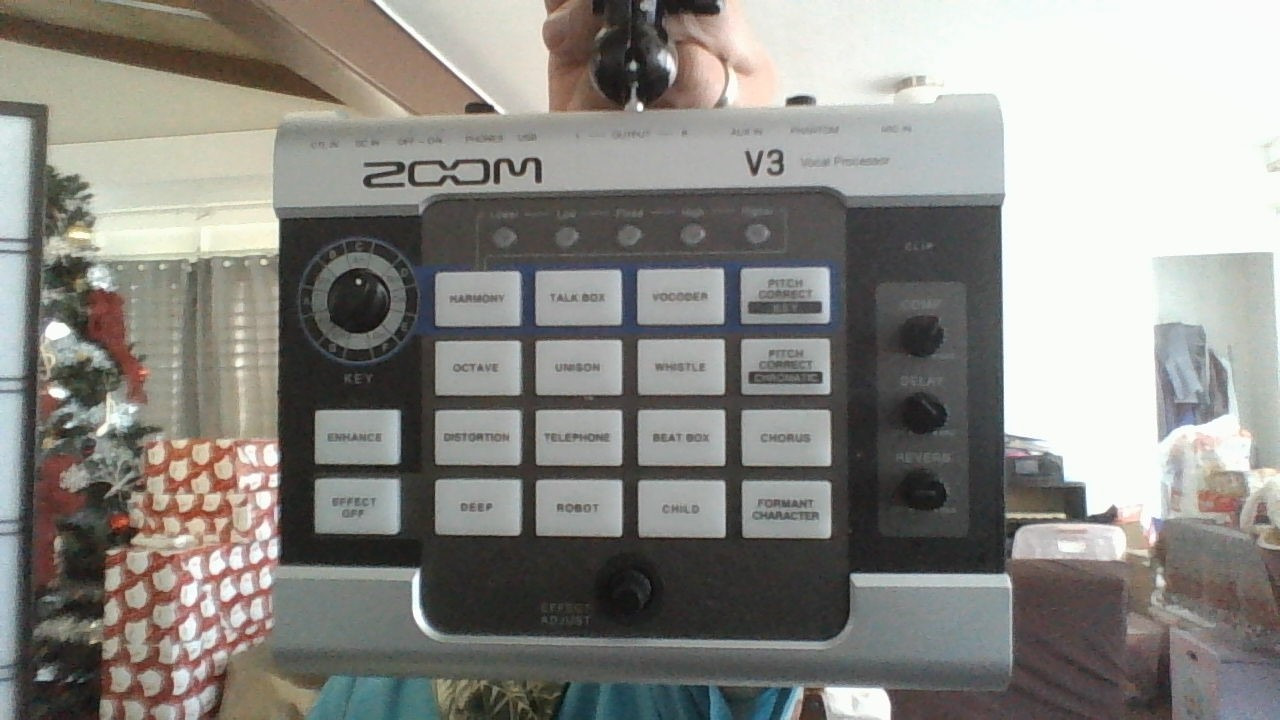 Zoom V3 Vocal Processor for Streaming & Live Performance customer photo 2