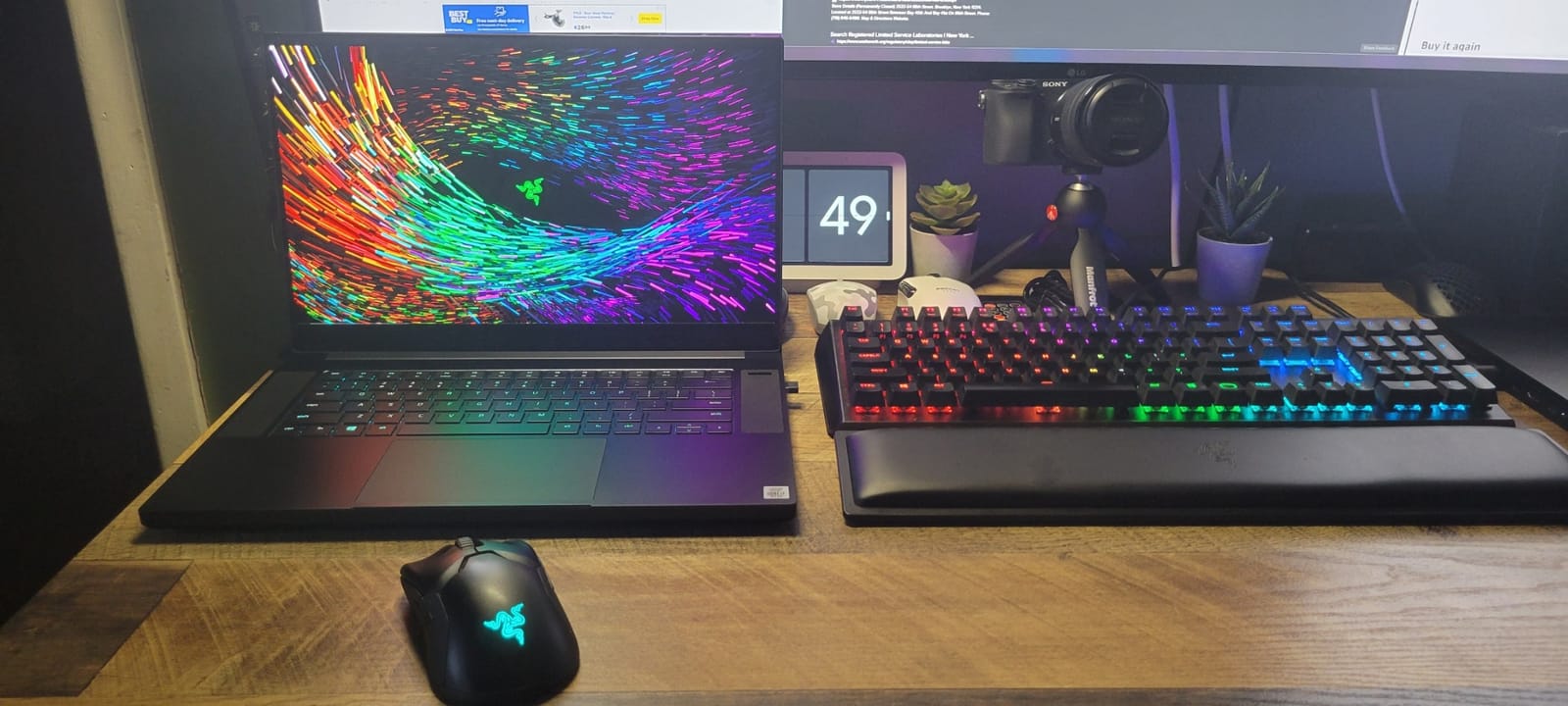 Razer Blade 15 Base Gaming Laptop 2020: Intel Core i7-10750H 6-Core, NVIDIA GeForce RTX 2070 Max-Q,15.6