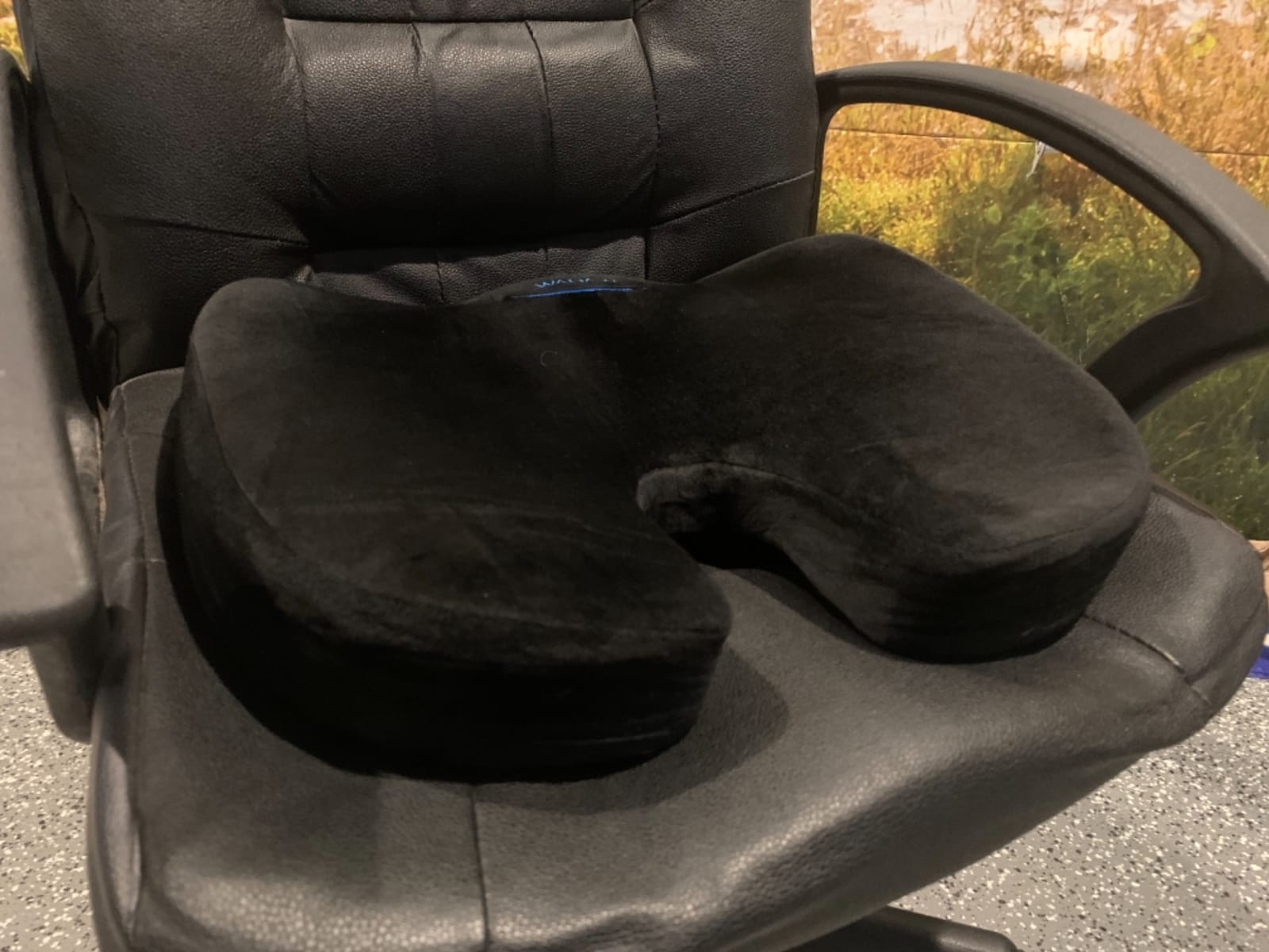 WAOAW Seat Cushion, Office Chair Cushions Butt Pillow for Car Long Sitting, Memory Foam Chair Pad for Back, Coccyx, Tailbone Pain Relief (Black) customer photo 1