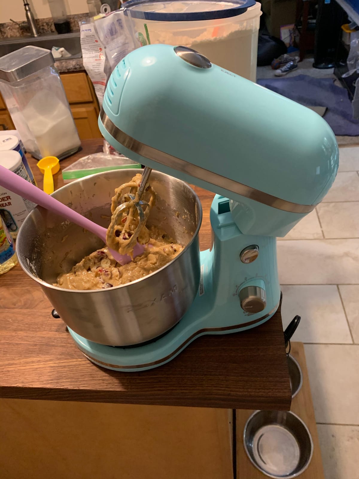 Delish by Dash Stand Mixer - Compact Mixer for Everyday Baking - 5-Speed Power with Removable Mixing Bowl - Dough Hooks Included - Aqua, 3.5-Quart customer photo 1