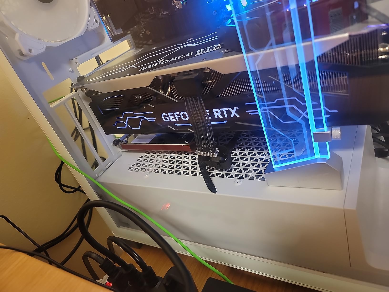 Creative Sound Blaster Z SE Internal PCI-e Gaming Sound Card and DAC, 24-bit / 192 kHz, 116 dB SNR, ASIO, 600Ω Headphones Amp, Mic EQ, Discrete 5.1 / Virtual 7.1, Supports Dolby Digital Live, DTS … customer photo 1